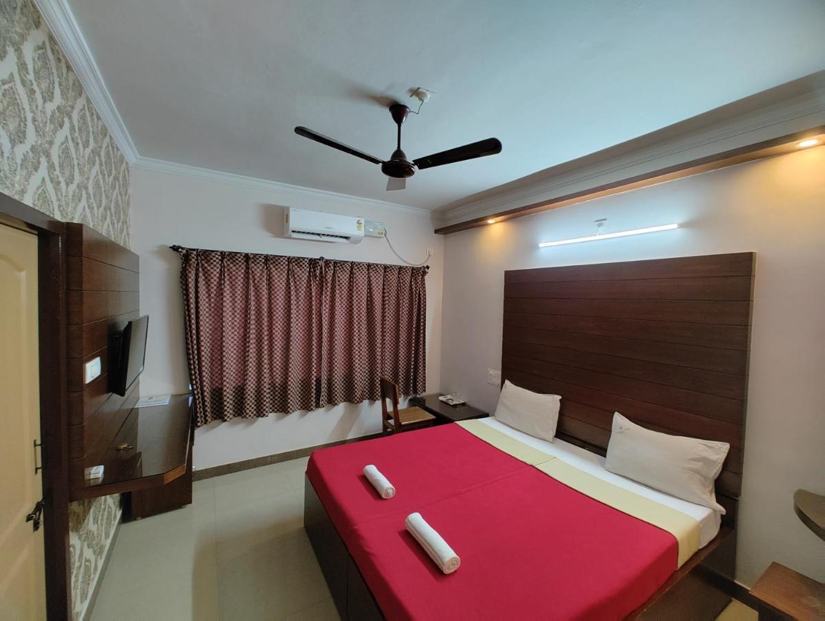 Vyavahar Lodge Udupi Exterior photo