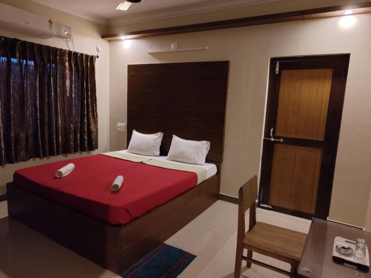 Vyavahar Lodge Udupi Exterior photo