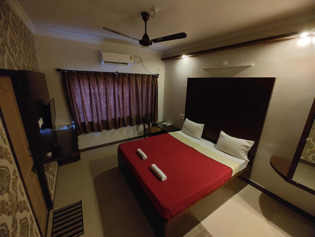 Vyavahar Lodge Udupi Exterior photo